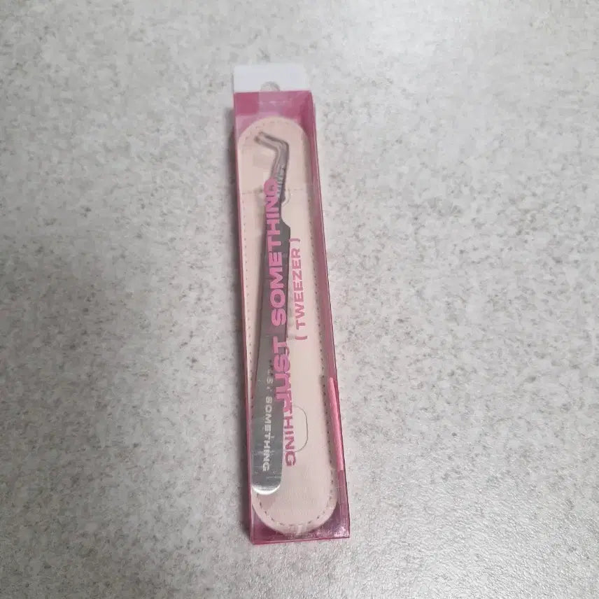 [BUNJANG] Just Something Pink Eyelash Tweezers (New, Unsealed) / (새상품 미개봉)  속눈썹 저스트썸띵 족집게 핑크