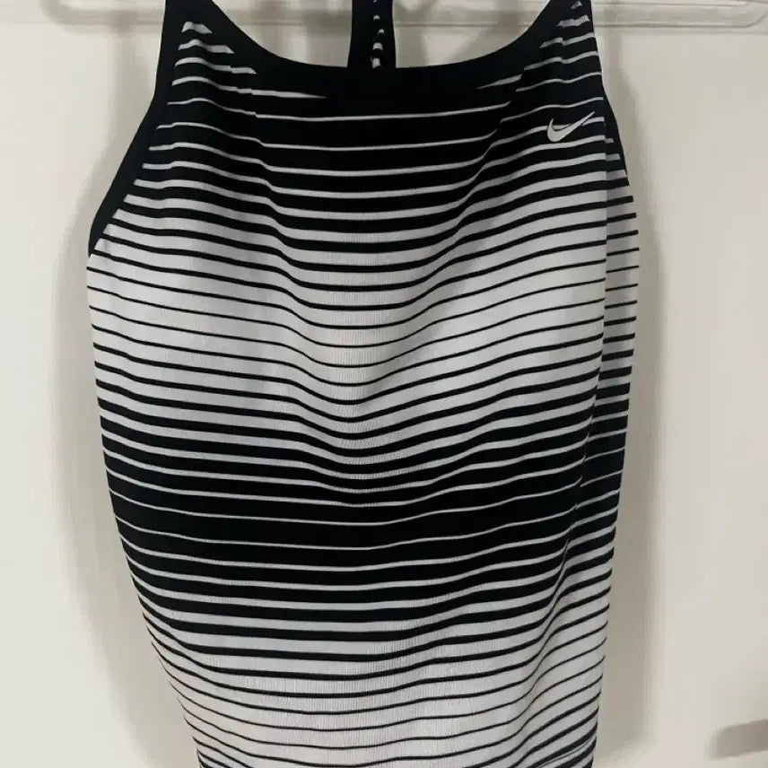 [BUNJANG] Nike Women's Swimsuit with Stripe Pattern / 수영복