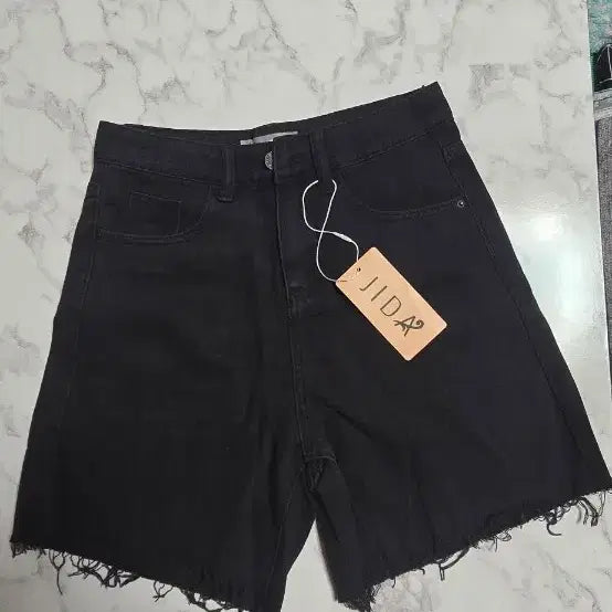 [BUNJANG] Black Denim Cut-off Shorts / 블랙 청반바지 새상품