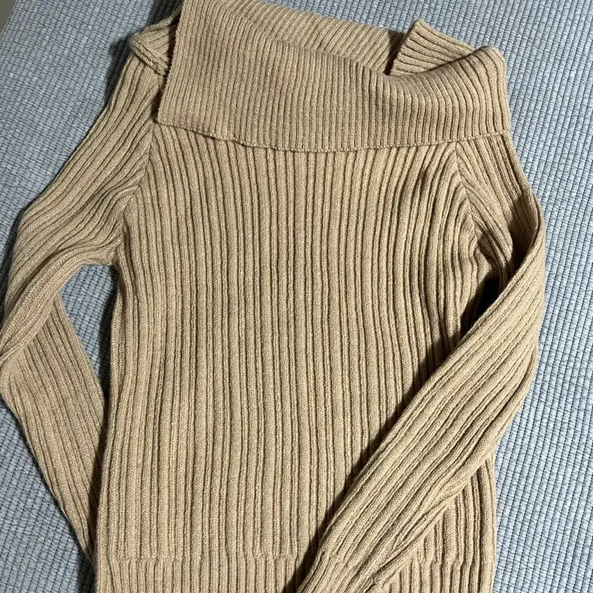 [BUNJANG] Ribbed Off-Shoulder Knit Beige / 골지 오프숄더 니트 베이지