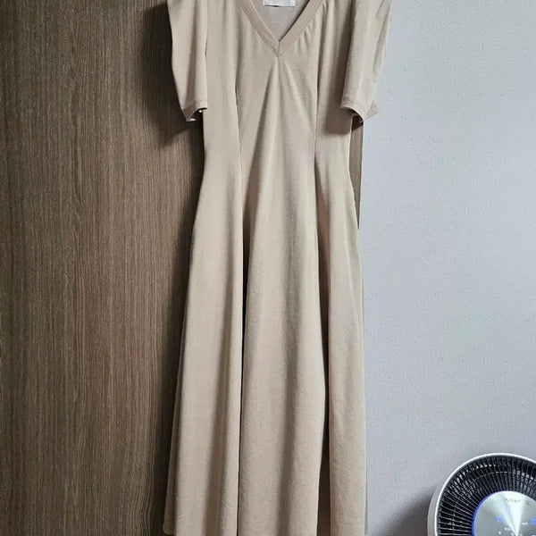 [BUNJANG] Julog Flare Dress Beige / 줄로그 플레어 원피스