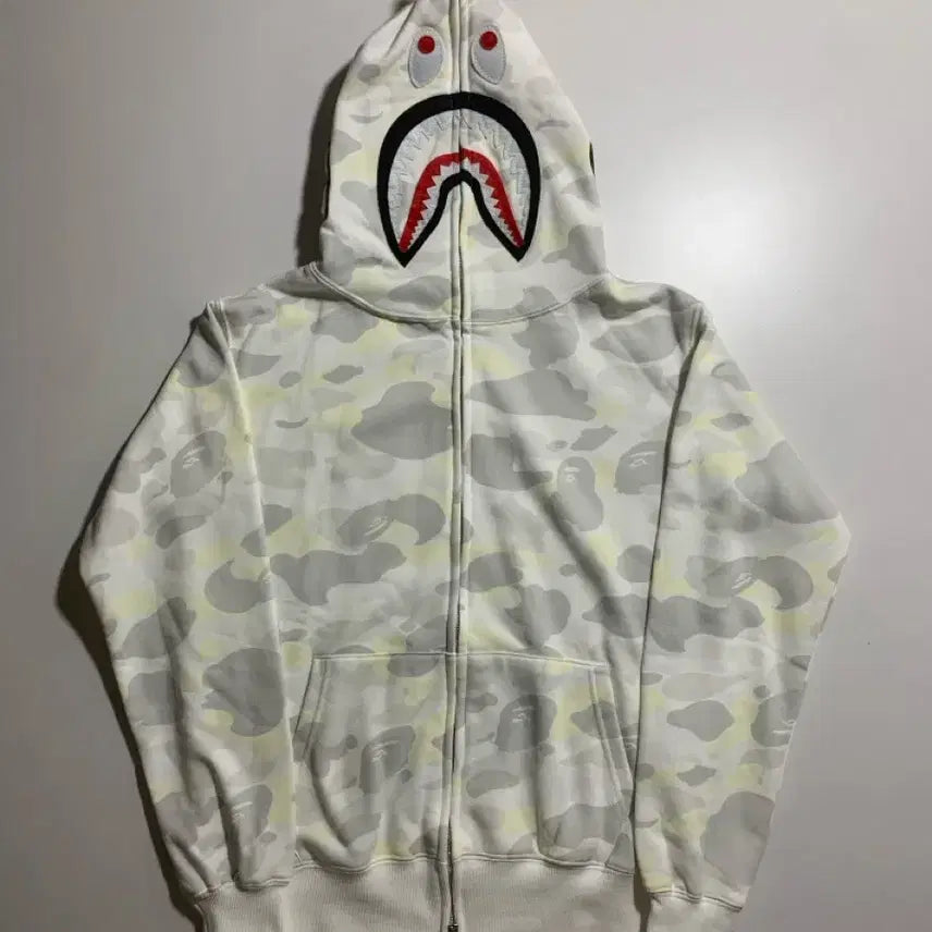 [BUNJANG] BAPE Shark Hoodie Zip-Up White Camo / 베이프 샤크 후드 집업 화이트 카모