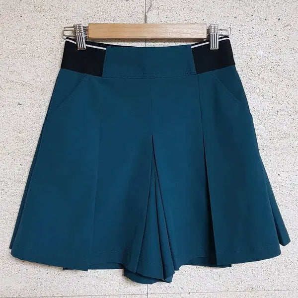 [BUNJANG] Phantom Women's Pleated Culotte Shorts / 팬텀 여성 플리츠 큐롯 반바지 (새상품)