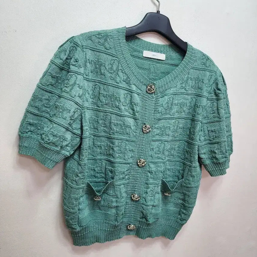 [BUNJANG] Dual Logo Jacquard Cardigan / 듀엘 로고 쟈카드 가디건