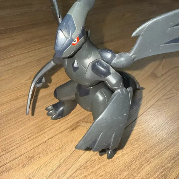 [BUNJANG] Reshiram Figure / 제크로무 피규어 팝니다