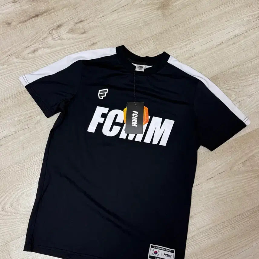 [BUNJANG] FCMM Logo Short Sleeve T-Shirt Black/White / FCMM 반팔티 블랙/화이트