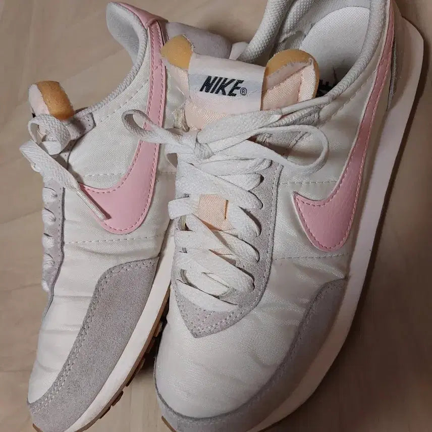 [BUNJANG] Nike Daybreak Ivory/Light Pink Sneakers (250mm) / 나이키 데이브레이크 아이보리/연핑크  250