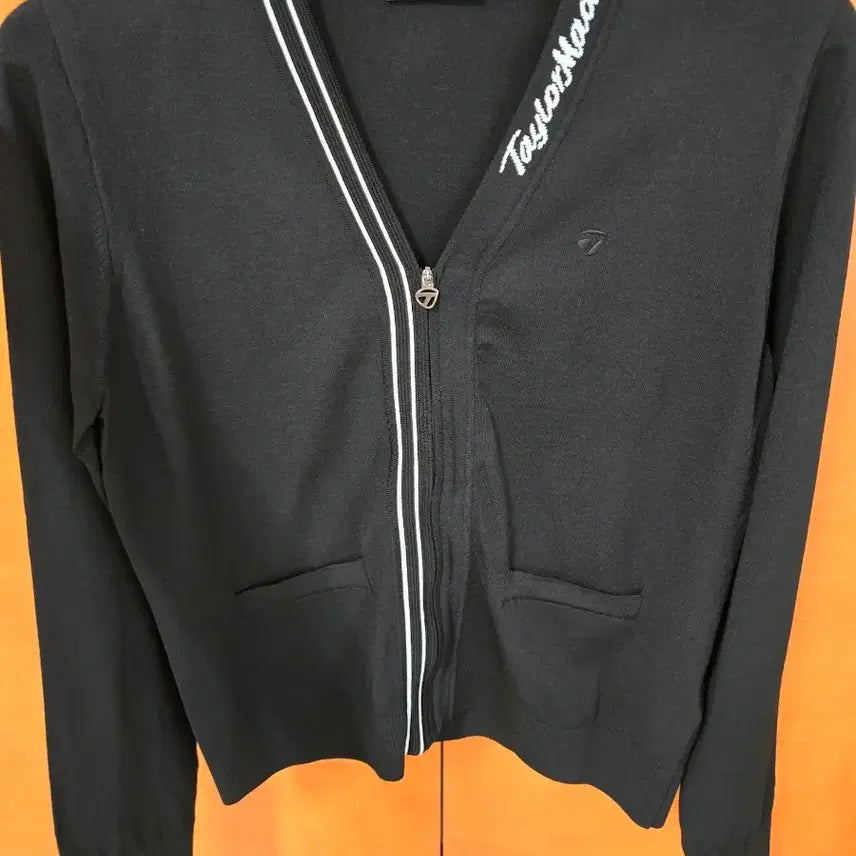 [BUNJANG] TaylorMade Women's Golf Wear Zip-Up Cardigan Black / 테일러메이드 여성 골프웨어 집업 가디건 블랙 팝니다.