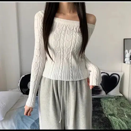 [BUNJANG] Twisted Off-Shoulder Knit Sweater / 꽈배기 오프숄더 니트