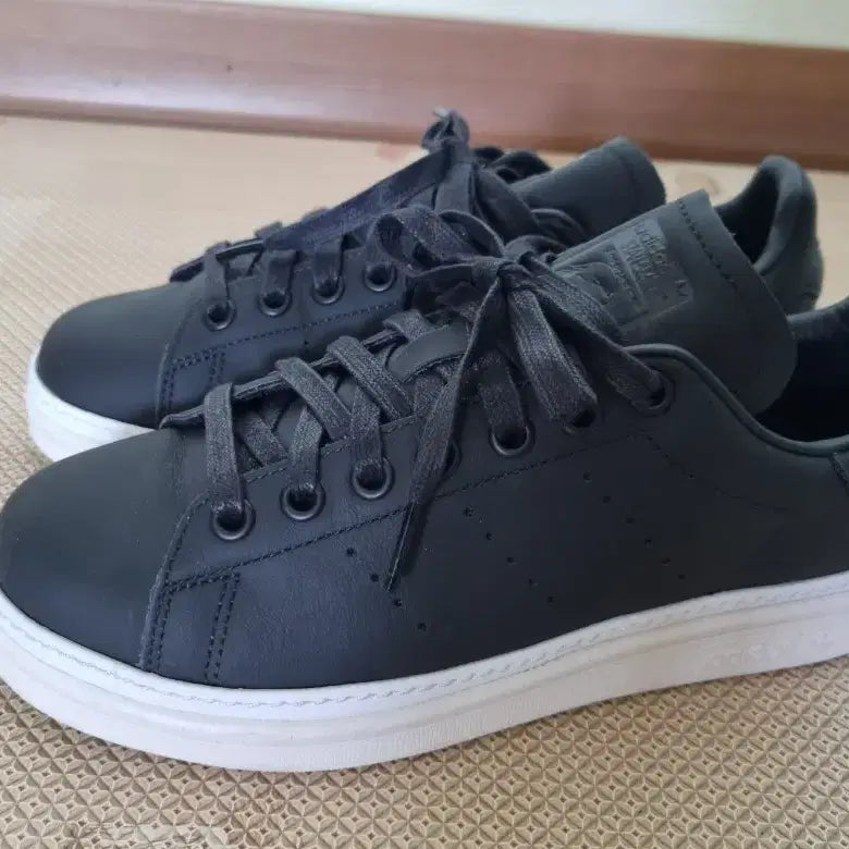 [BUNJANG] Adidas Stan Smith Newbold Sneakers / 아디다스 스탠스미스. 235(크게나와  245까지 가능)