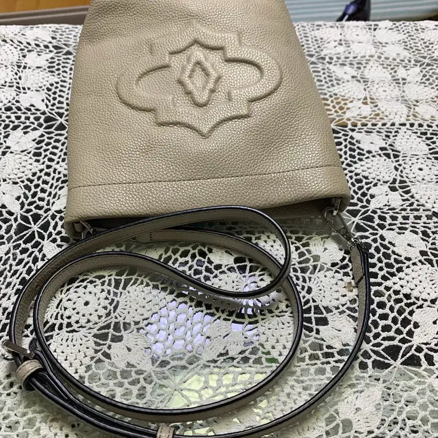 [BUNJANG] Oryany Beige Leather Crossbody Bag / 오야니 베이지가죽 그로스백