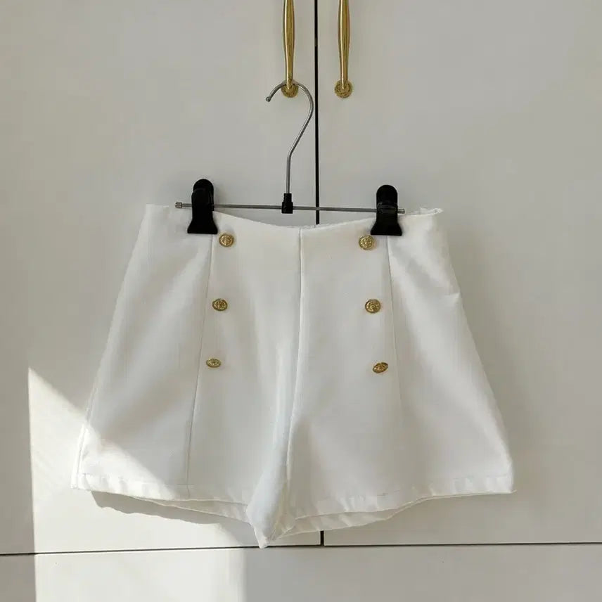 [BUNJANG] ZARA White Button Detail Short Pants / 자라 화이트 버튼 숏팬츠