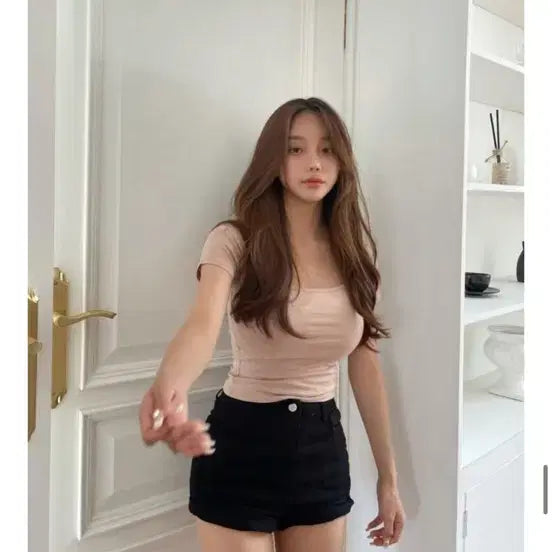 [BUNJANG] Five Closets Ardea Fantasy Square Crop Tee Cocoa Beige / 파이브클로젯 아르데아판타지 스퀘어크롭티  코코아베이지