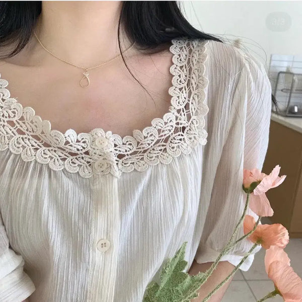 [BUNJANG] Fairy Closet Lace Flower Blouse / 페어리클로젯 레이스 플라워 블라우스