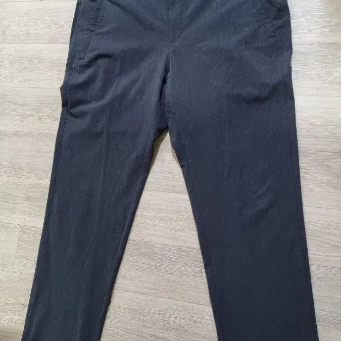 [BUNJANG] Nepa Dark Gray Functional Outdoor Pants Size 34 / 매장정품 네파 진회색계열 기능성 아웃도어 바지  34