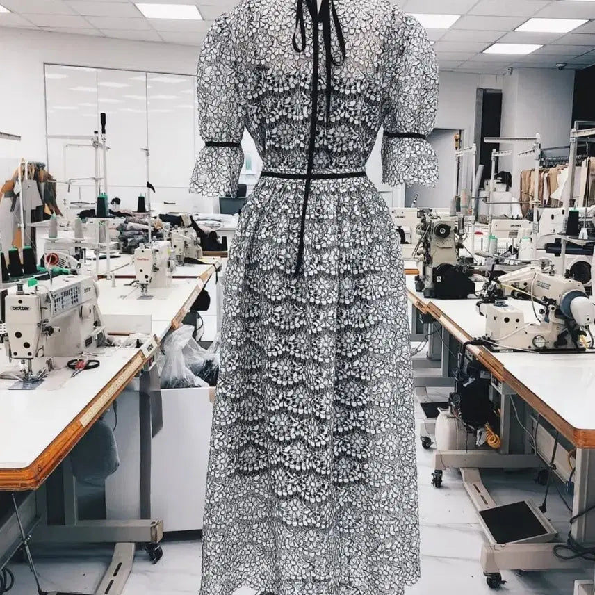 [BUNJANG] Siholin Lace Pattern Dress - Medium / 씨호린원피스  투피스 미듐