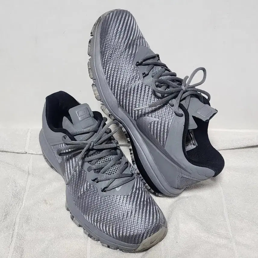 [BUNJANG] Nike Air Max Full Ride TR Sneakers (260mm) / 빈티지존 나이키 에어맥스 풀 라이드TR 운동화 260