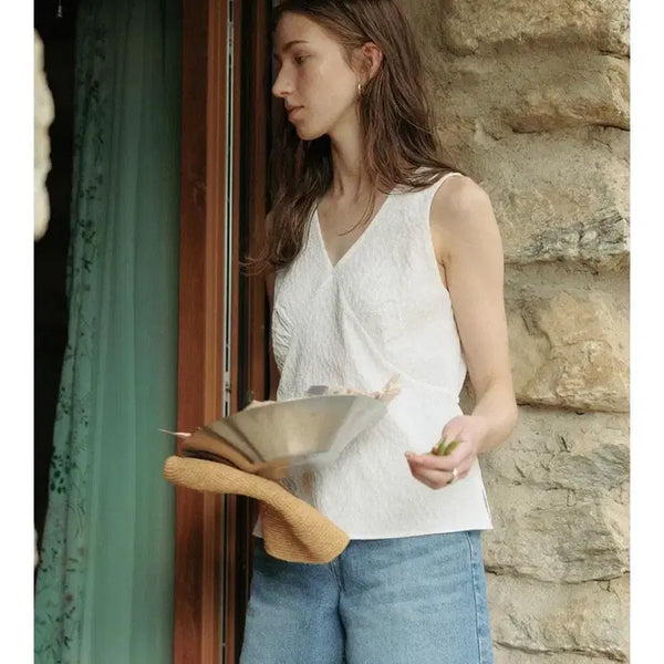[BUNJANG] TheLir V-Neck Sleeveless Top White / 더라이 브이넥 슬리브리스 화이트