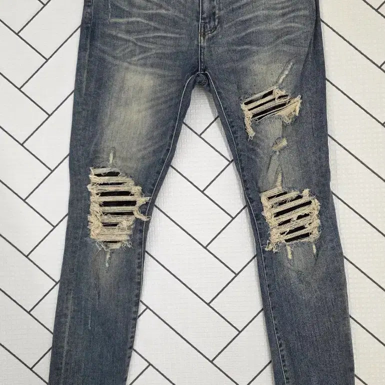 [BUNJANG] Amiri Repair Detail Men's Jeans Size 31-32 / 아미리 리페어 디테일 남성 청바지.  싸이즈 31~32