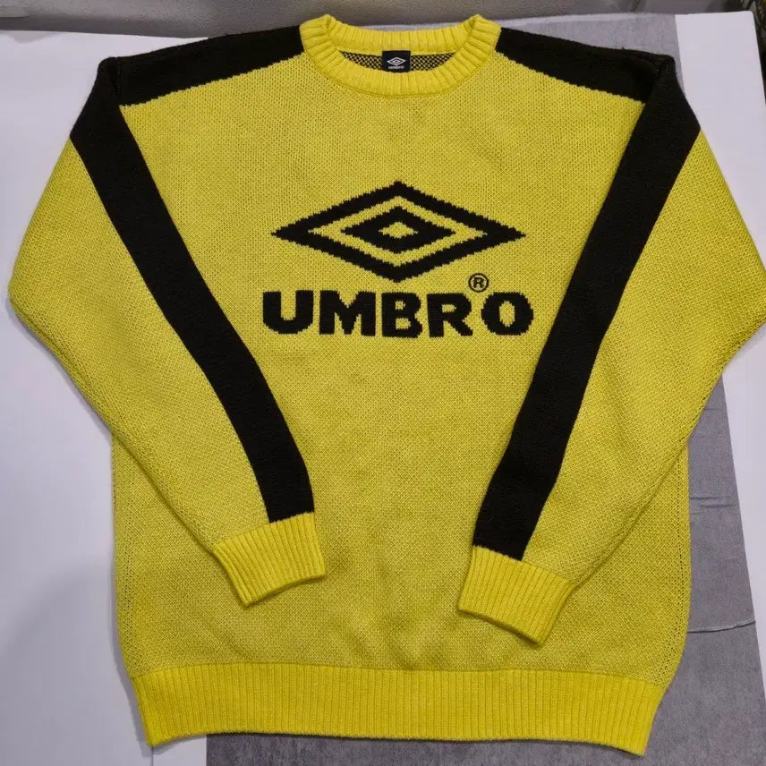[BUNJANG] Umbro Big Logo Oversized Fit Knit Sweater / 엄브로 빅로고 오버핏 니트