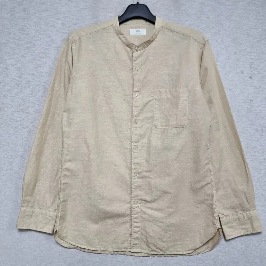 [BUNJANG] Uniqlo Men's Linen Henley Shirt - Beige, Size L (100) / 유니클로 헨리넥 린넨 셔츠 남자100사이즈ㅡ0423ㅇㅇ