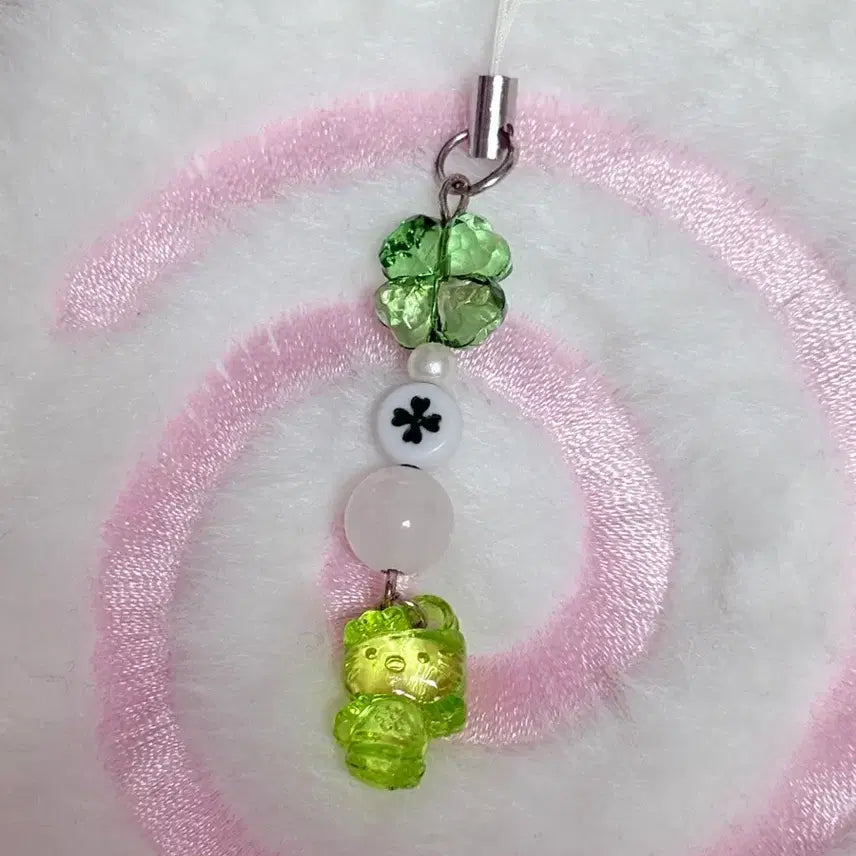 [BUNJANG] Four-Leaf Clover Kitty Beaded Keychain Strap / 네잎클로버 행운 키티 비즈 키링 스트랩 폰꾸 가방꾸