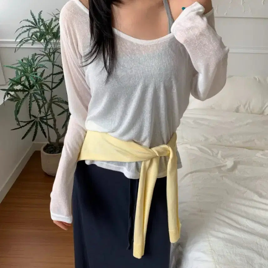 [BUNJANG] Cloché Loose Fit Long Sleeve T-Shirt Ivory / 클로슈 루즈티 아이보리