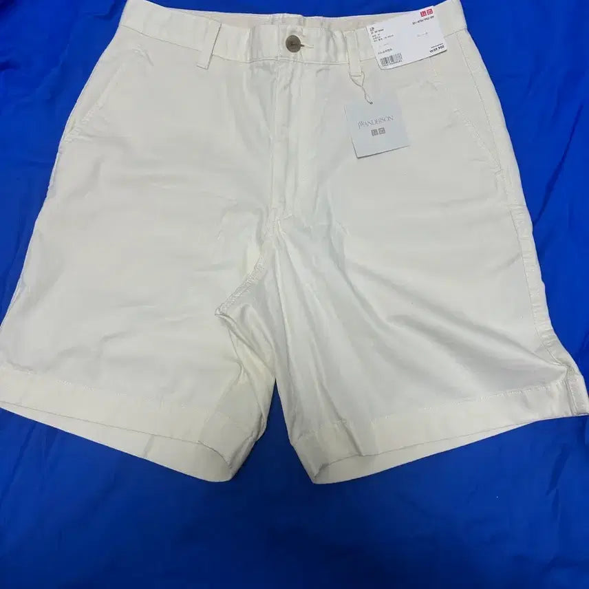 [BUNJANG] Uniqlo JW Anderson Cotton Shorts Ivory / 유니클로 jw 앤더슨 코튼 쇼츠 반바지 아이보리