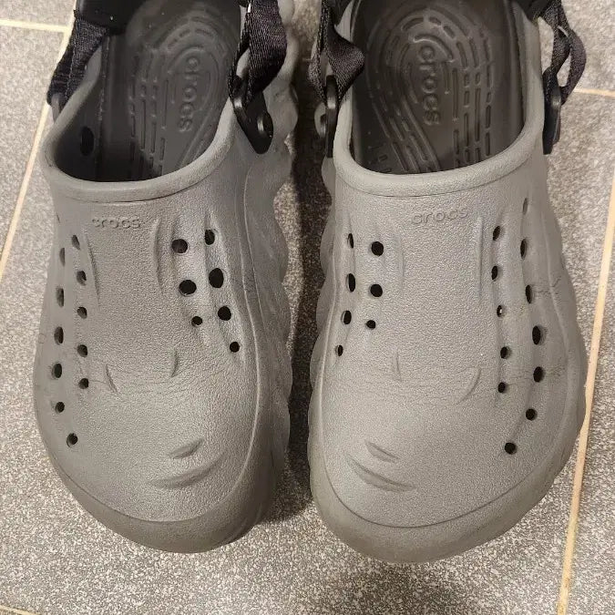 [BUNJANG] Crocs Sandals Grey W9 / 크록스 샌들 그레이w9