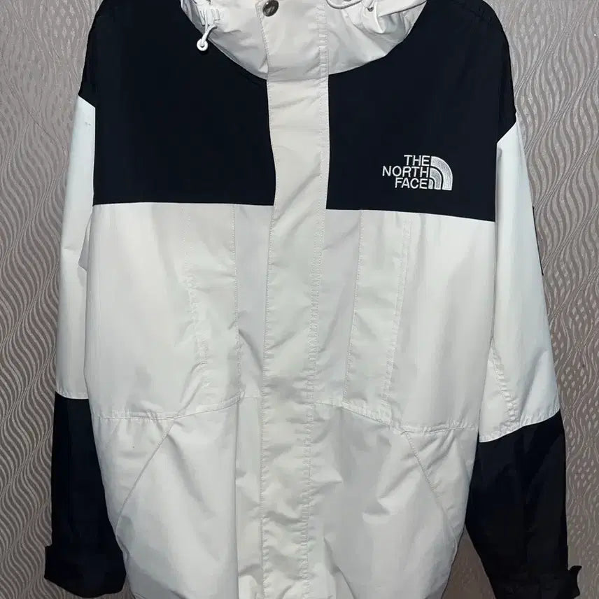 [BUNJANG] The North Face White Windbreaker / 노스페이스 바람막이 화이트
