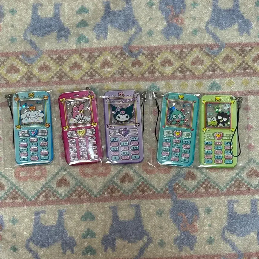 [BUNJANG] Sanrio Phone-Shaped Keychain / 산리오 핸드폰 모양 키링