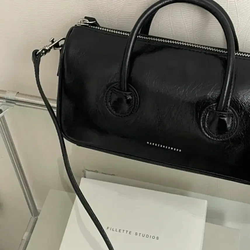 [BUNJANG] Magishwood Zipper Small Crinkle Shoulder Bag Black / 마지셔우드 지퍼 스몰 블랙 크링클