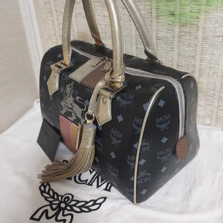 [BUNJANG] MCM Visetos Travel Bag Black with Tassel Charm / 정품)MCM 비세토스 트레블백 블랙+테슬장식