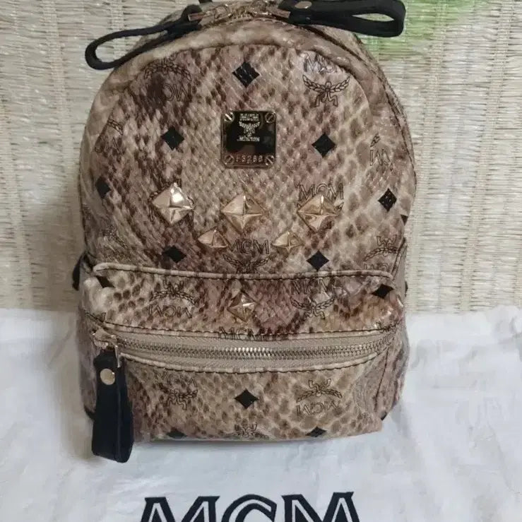 [BUNJANG] MCM Visetos Snake Pattern Backpack / A급)MCM 비세토스 뱀피 패턴 백팩