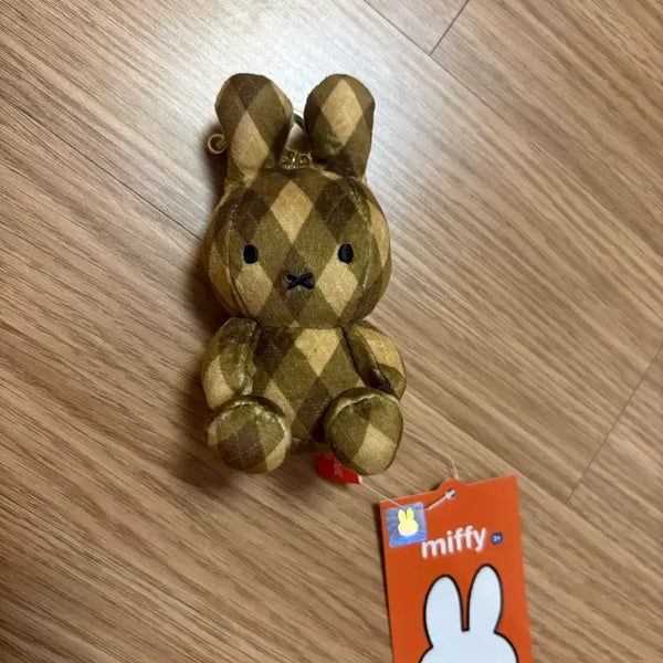 [BUNJANG] Miffy Plush Keychain / 미피 인형 키링 (택 있음)