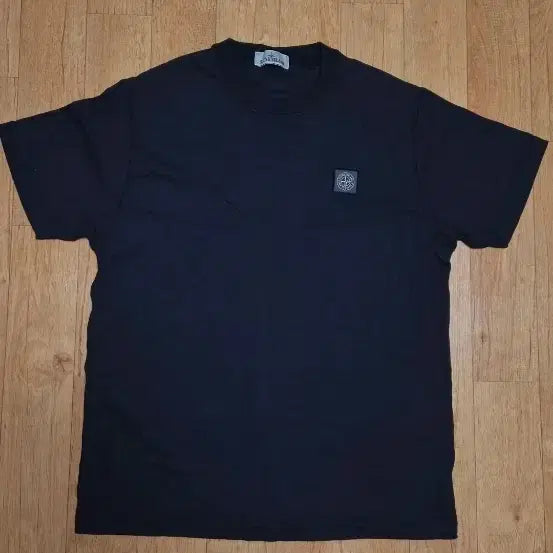 [BUNJANG] Stone Island Logo Patch Black T-Shirt (XL) / (백화점판/택만 제거된 새옷) 스톤아일랜드 로고 패치 블랙 반팔티셔츠, 105 (XL 사이즈)