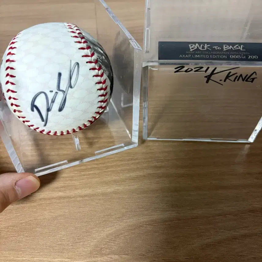 [BUNJANG] Lotte Giants Dan Straily Limited Edition Autographed Baseball / 롯데자이언츠 댄 스트레일리 한정 친필 싸인볼