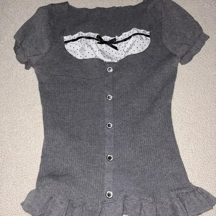 [BUNJANG] Polka Dot Ruffle Short Sleeve Blouse Top / 프릴 장식 도트 무늬 반팔 상의 블라우스
