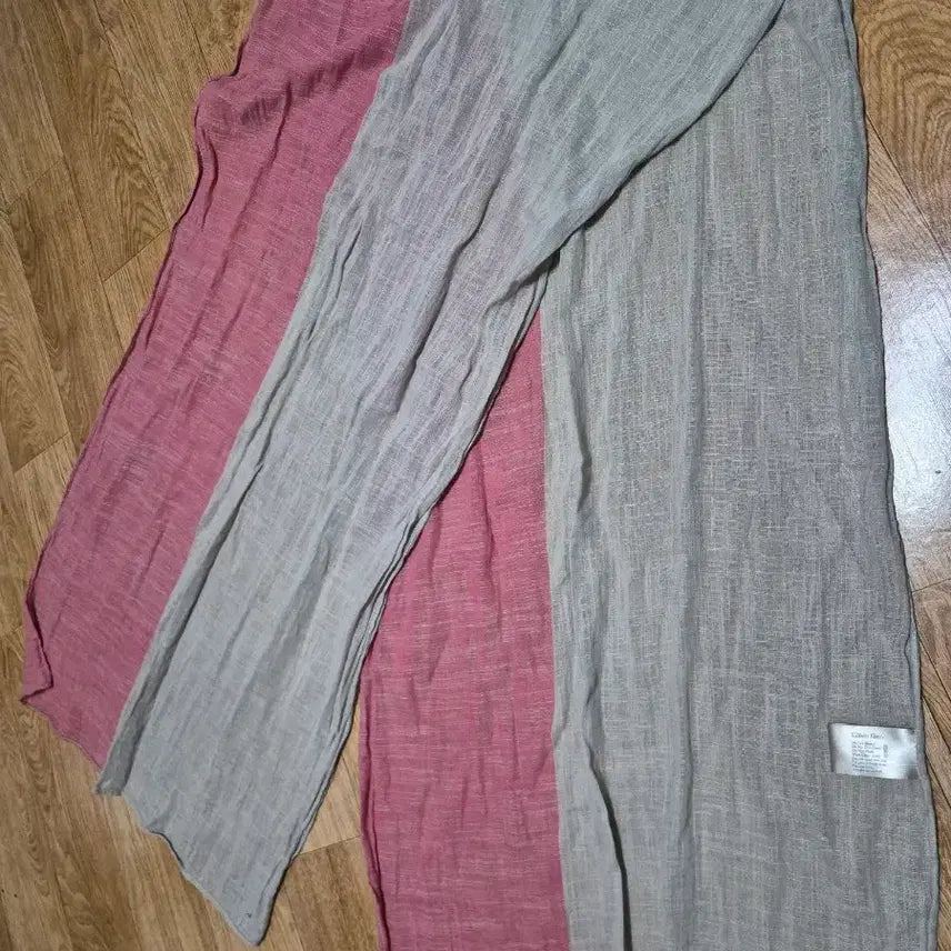 [BUNJANG] Calvin Klein (CK) Pink & Grey Colorblock Linen Scarf / 캘빈클라인 (CK) 핑크 그레이 배색 린넨 머플러 / 스카프
