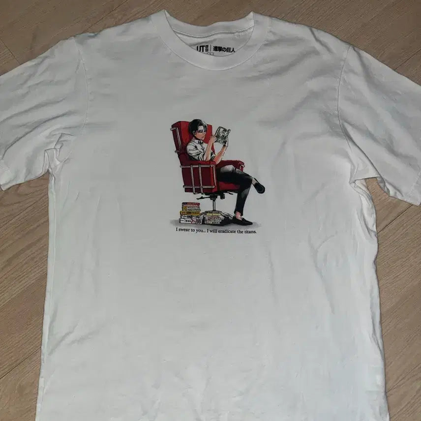 [BUNJANG] Uniqlo Attack on Titan Levi T-Shirt L / UT 유니클로 진격의 거인 굿즈 리바이 반팔 티셔츠 L
