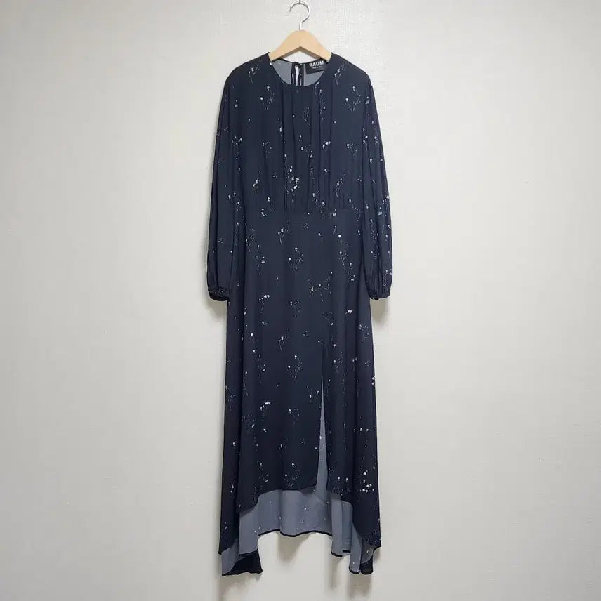 [BUNJANG] Raum Slit Long Dress / 라움 슬릿 롱원피스