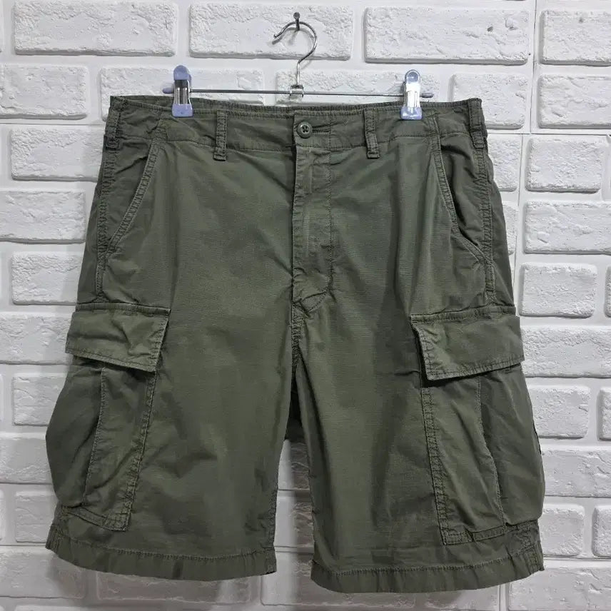 [BUNJANG] Uniqlo Cargo Shorts Size M / 유니클로 카고 숏츠 m