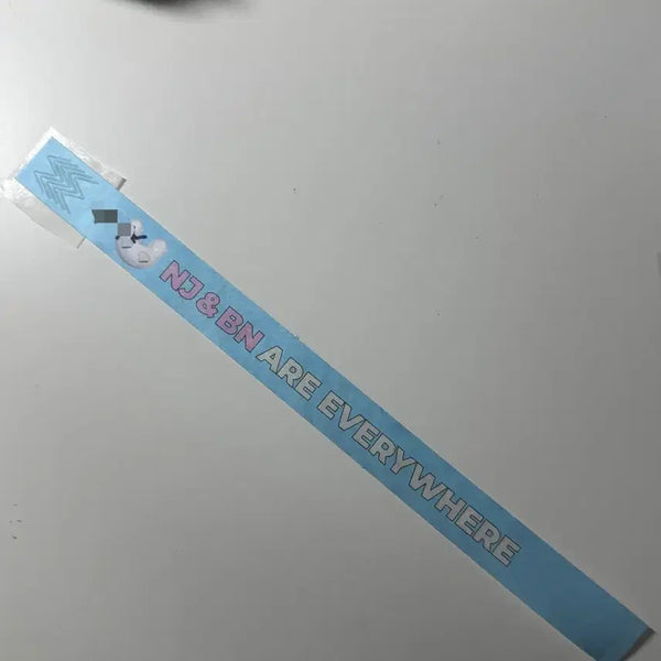 [BUNJANG] NewJeans Music Show Wristband Unused Mint Condition / 뉴진스 공방 사녹 팔찌 미사용 새제품