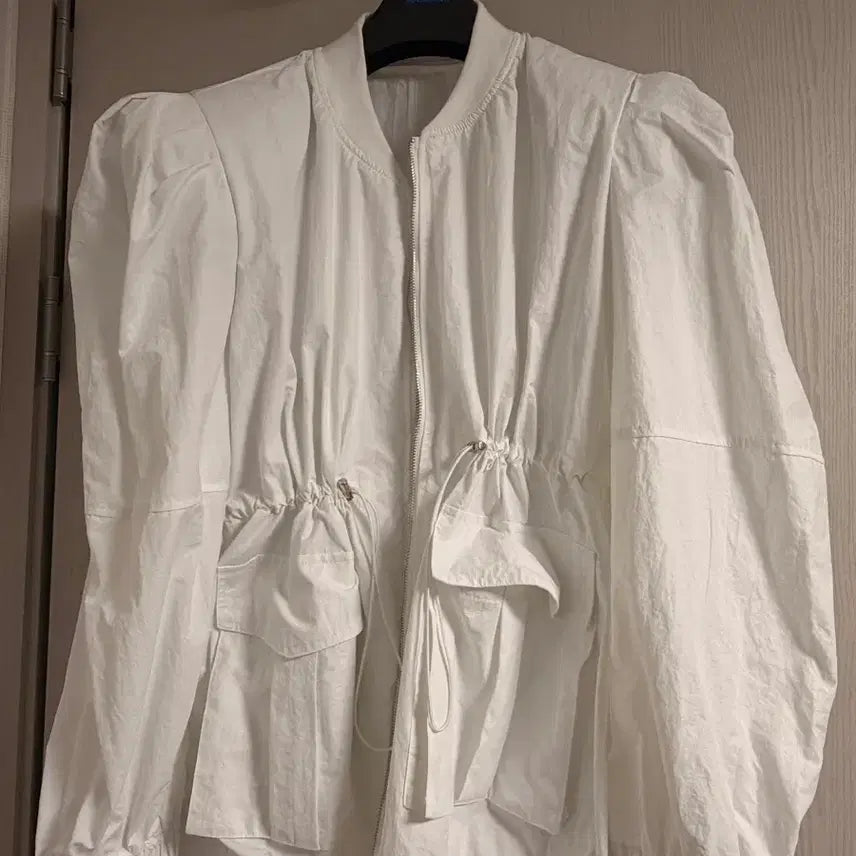 [BUNJANG] Endorphin White Windbreaker Jumper / 엔돌핀 바람막이