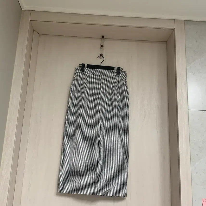 [BUNJANG] Check Pattern H-Line Long High-Waisted Skirt with Slit / 체크 패턴 H라인 앞트임 롱 하이웨스트 스커트
