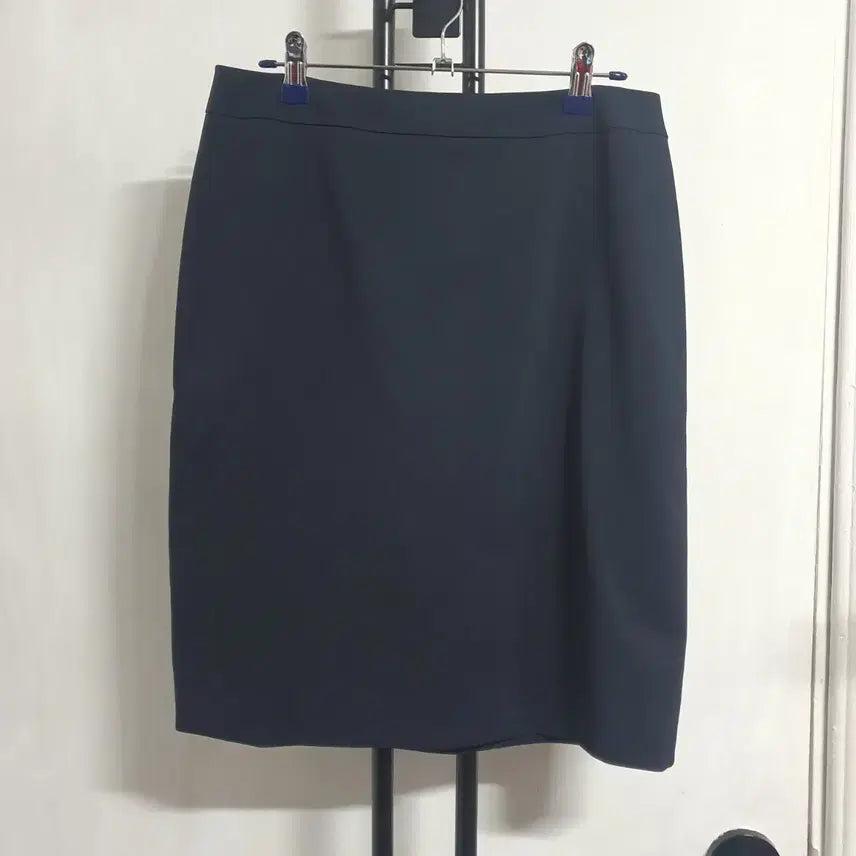 [BUNJANG] List Navy Midi Skirt Size 70 / 28인치 LIST 리스트 치마 네이비
