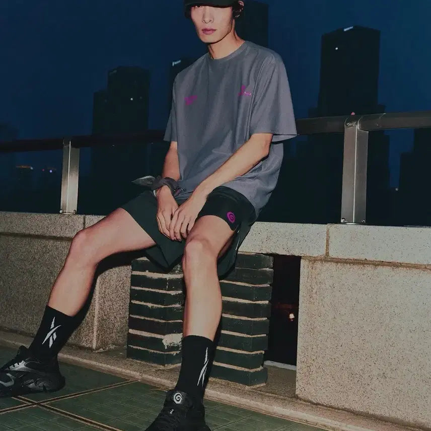 [BUNJANG] Reebok x Ostrye Performance Shorts - Deep Charcoal XL / 리복x오스트리야 퍼포먼스 쇼츠 - 딥 차콜 XL