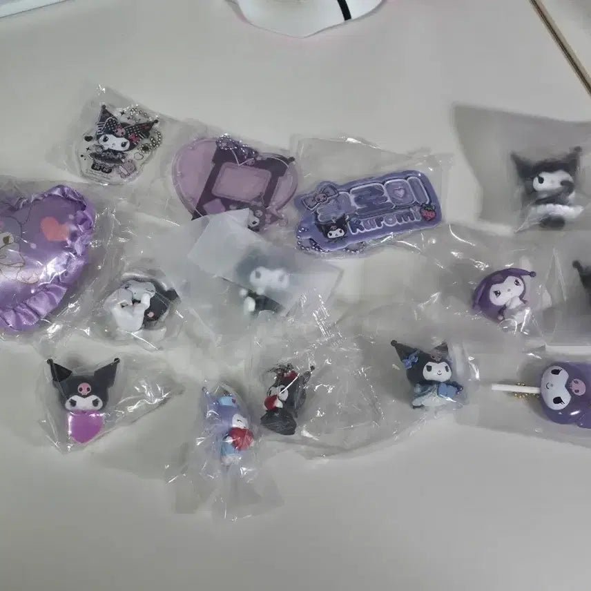 [BUNJANG] Kuromi Nurse Candy Devil Cushion Keyring Gacha Set (14 pcs) / 쿠로미 피규어 간호사 사탕 악마 쿠션 키링 가챠 14개 일괄 세트