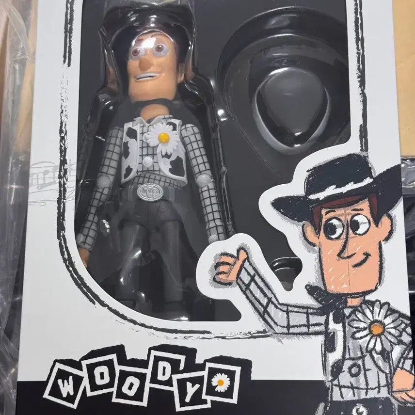 [BUNJANG] Peaceminusone x Toy Story Woody Action Figure / 현물) 피마원 x 토이스토리 더 퍼스트팬 액션 피규어 우디