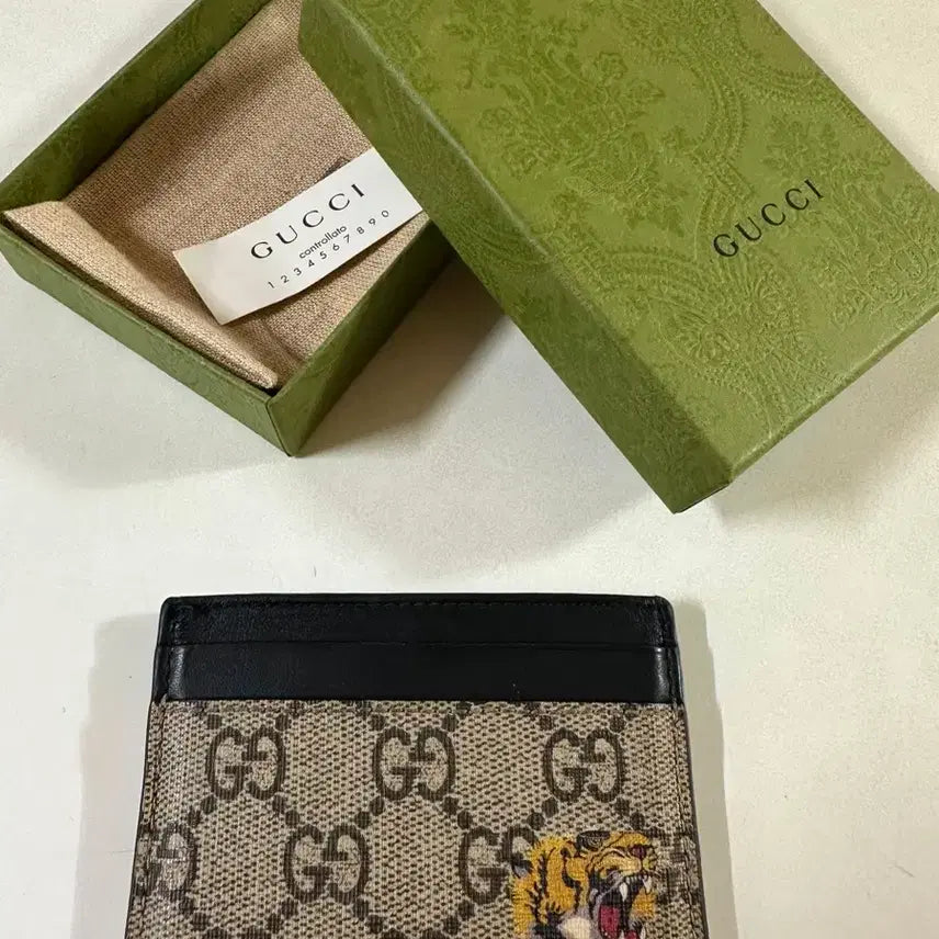 [BUNJANG] Gucci Bestiary Tiger Print Card Case Beige Ebony / 구찌 베스트리에 타이거 프린트 카드 케이스 베이지 에보니 카드지갑